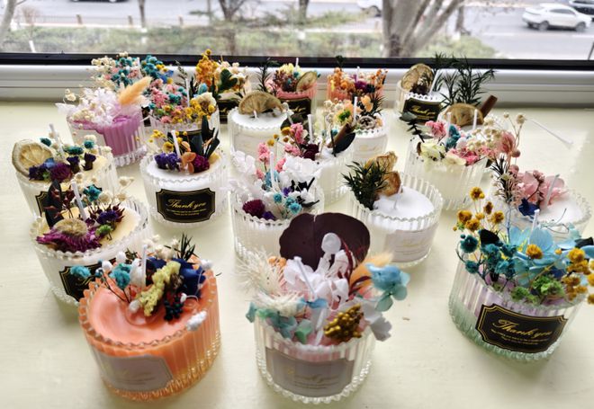 展“三八妇女节”手工制作香薰蜡活动AG真