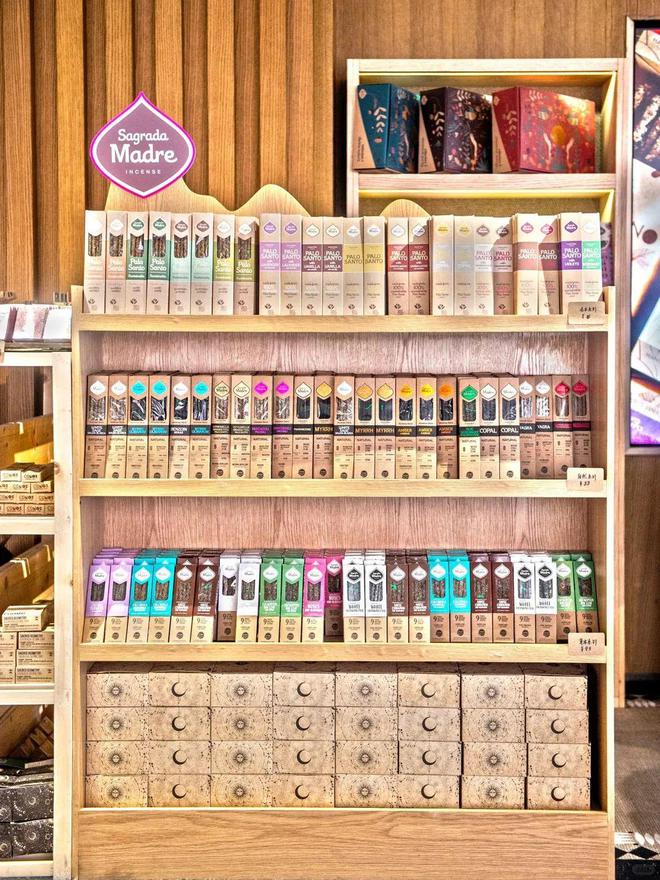 牌Sagrada Madre加速布局线下快闪店AG真人娱乐网址中式线香越来越火阿根廷香薰品(图9)